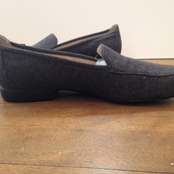 Anne Klein Gray Flannel Loafers 6.5 - Picture 2 of 4